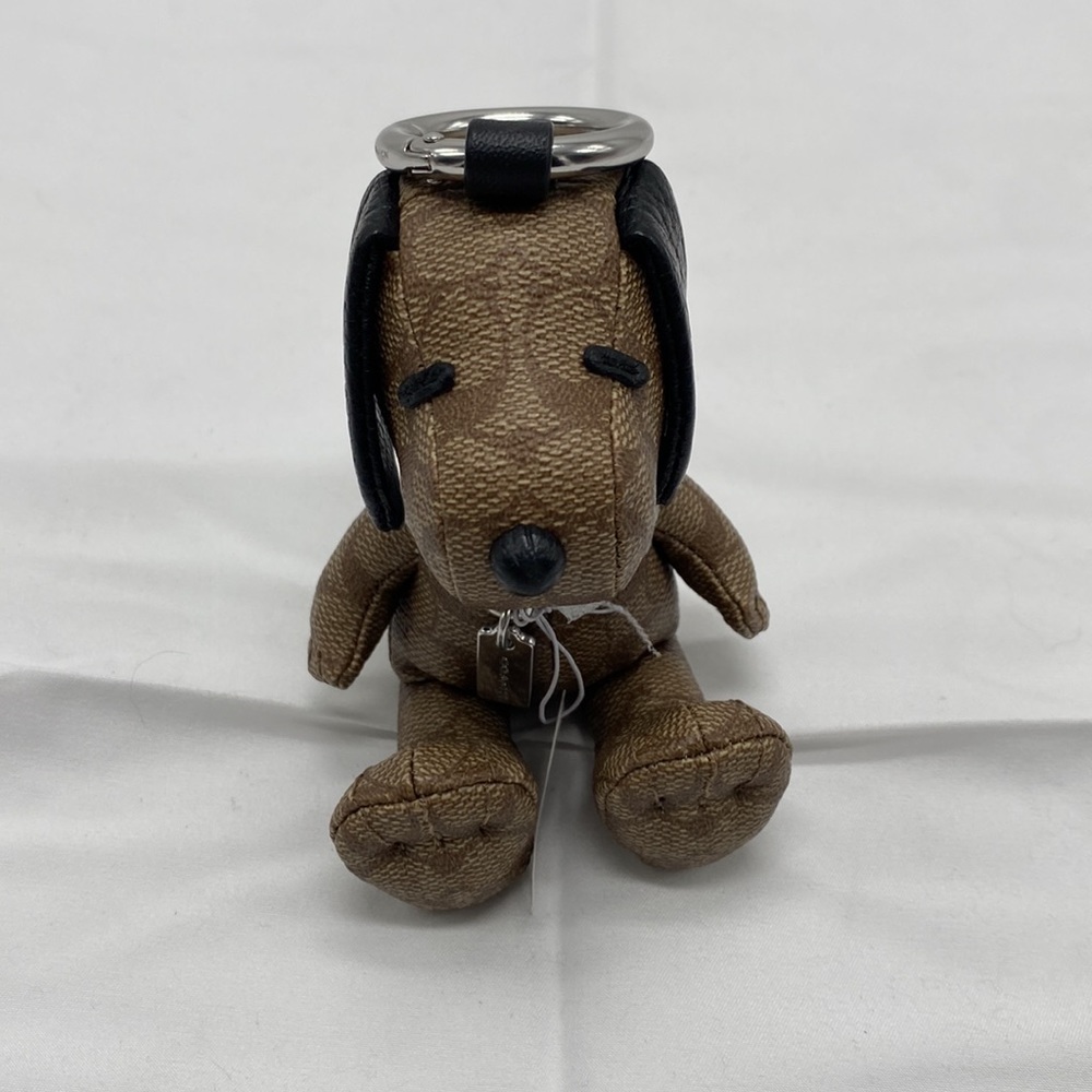 NWT Coach X Peanuts Snoopy BagCharm SIGNATURE Canvas Purse Keychain Logo Limited - Picture 4 of 8